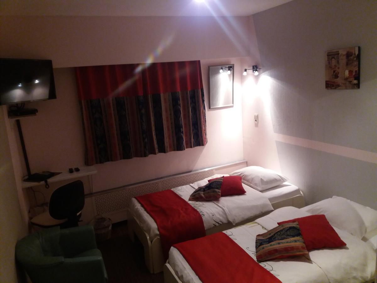 Hotel Apollo Zutendaal Bagian luar foto